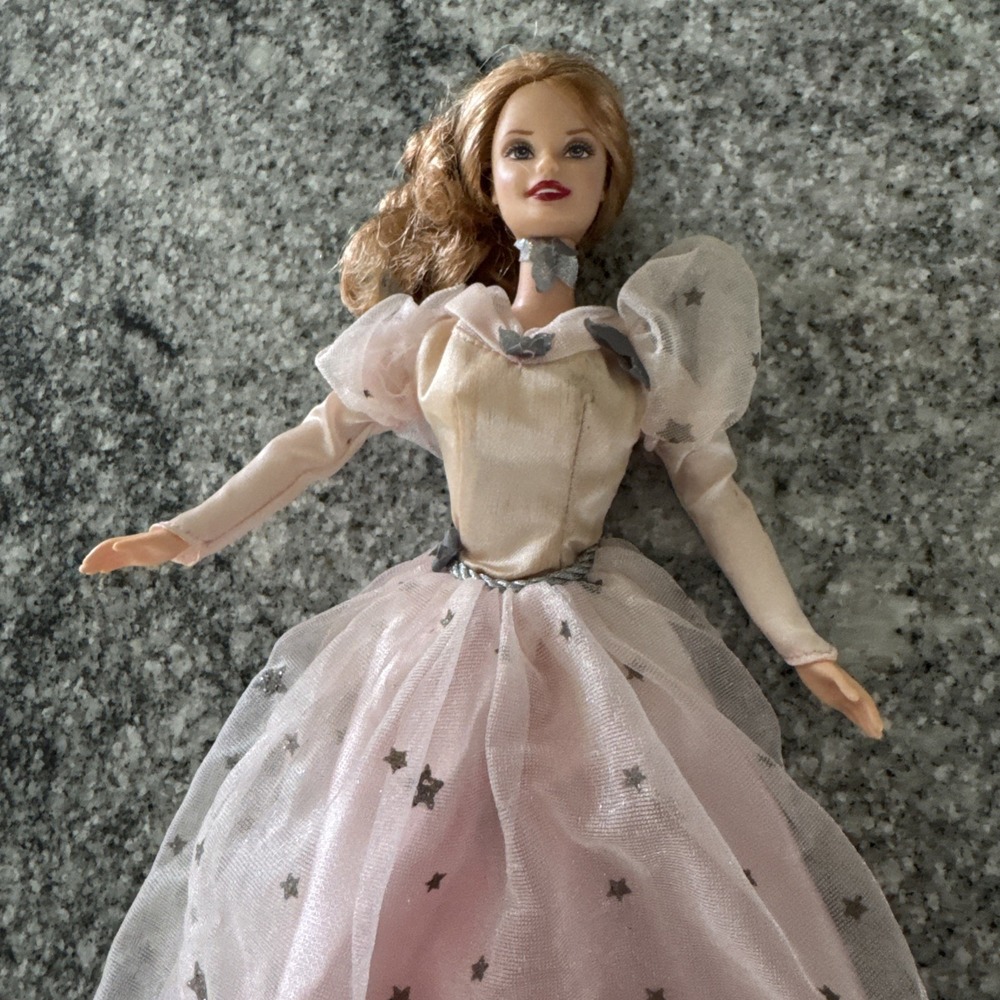 1999 Barbie Glenda Good Witch Wizard Of Oz Pink Dress Necklace - Picture 3 of 10